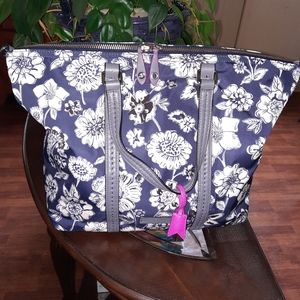 Vera Bradley Midtown Tote in Navy Floral